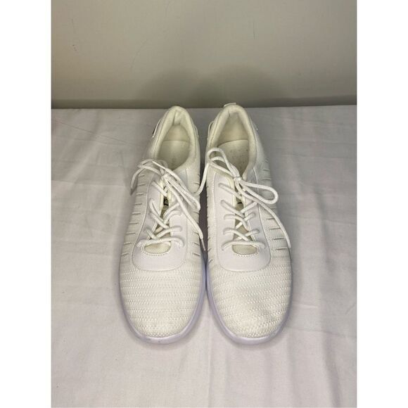 Danskin Boost Shoe in White Size  11 - Picture 1 of 7